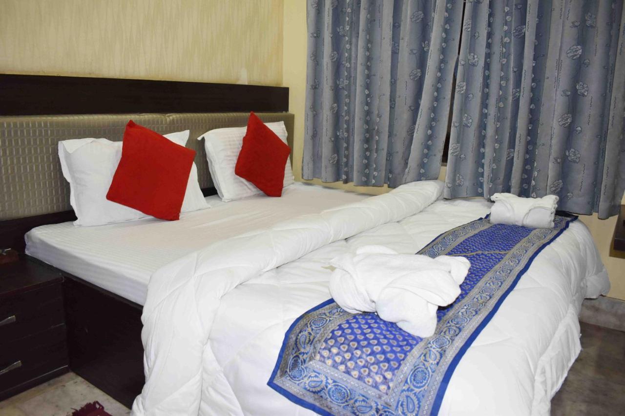 Hotel Mrk Bénarès Extérieur photo